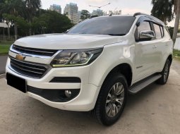 Chevrolet Trailblazer LTZ 2017 Diesel Putih Pakai 2018 1