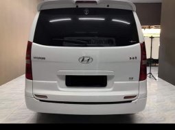 Hyundai H-1 XG 2012 Putih 5