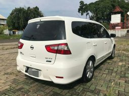 Nissan Grand Livina XV 2013 Putih 4