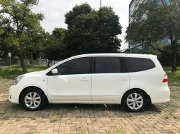 Nissan Grand Livina XV 2013 Putih 3