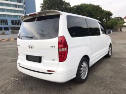 Hyundai H-1 XG 2012 Putih 6