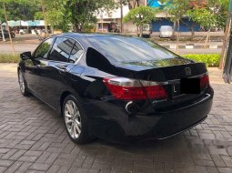 Jawa Timur, Honda Accord VTi-L 2015 kondisi terawat 12