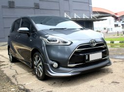 Toyota Sienta Q 2018 Abu-abu 2