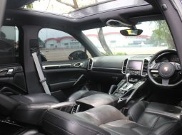 Porsche Cayenne 3.6 Tiptronic 2012 Hitam 8