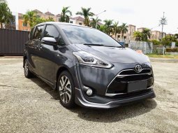 Toyota Sienta Q 2018 Abu-abu 2