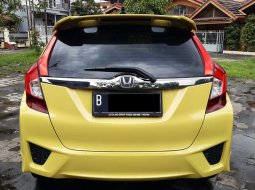 Honda Jazz RS AT 2016 Floating TV 4