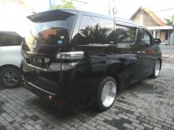 Jawa Timur, Toyota Vellfire V 2010 kondisi terawat 5