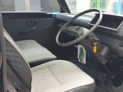 Mitsubishi l300 2010 box tinggi kabin100% orisinil tgn i sangat terawat mesin tdk ngobos istimewa 4