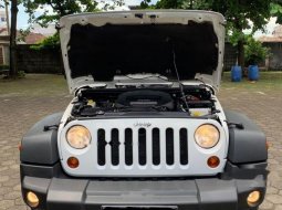 Jual mobil Jeep Wrangler Rubicon 2013 bekas, Jawa Timur 16