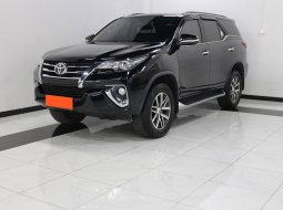 Toyota Fortuner 2.4 VRZ AT 2017 Hitam 3