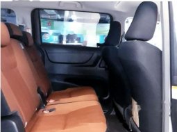 Jawa Timur, Toyota Sienta V 2017 kondisi terawat 5