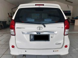 Toyota Avanza Veloz 1.5 AT 2013 DP15 4