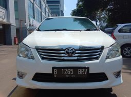 Innova Diesel MT Lux 2013 1