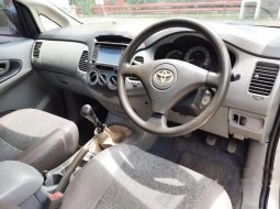 Jawa Timur, Toyota Kijang Innova E 2008 kondisi terawat 8