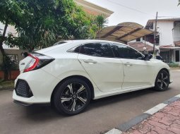 Honda Civic 1.5L Turbo 2018 Hatchback 4