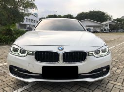 BMW 3 Series 320i Sport 2016 Putih 2