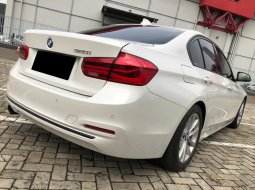 BMW 3 Series 320i Sport 2016 Putih 6