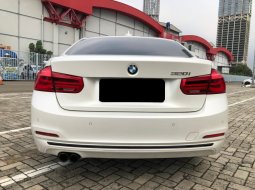 BMW 3 Series 320i Sport 2016 Putih 5