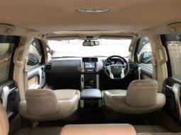 Toyota Land Cruiser Prado TX Limited 2.7 Bensin Automatic 2010 8