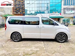 Hyundai H-1 2.5L CRDi XG Tahun 2010 Abu-abu Diesel 4