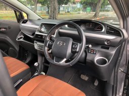 Toyota Sienta Q 2018 Abu-abu 9