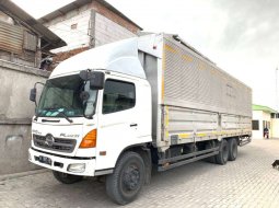 Rental sewa 6bln fuso hino tronton 6x2 isuzu giga wingbox wing box DLL 1