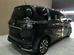 Toyota Sienta Q CVT 2018 4