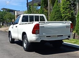 TOYOTA HILUX  PICK UP WHITE 2017  3