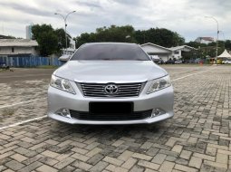 Toyota Camry 2.5 V AT 2013 Silver 1