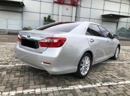 Toyota Camry 2.5 V AT 2013 Silver 6