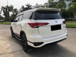 Toyota Fortuner 2.4 VRZ TRD AT 2020 Putih 5