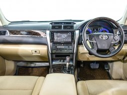 Toyota Camry 2.5 V 2016 Sedan 2