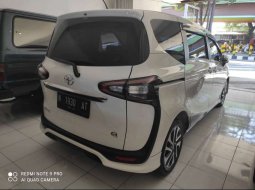 Mobil Toyota Sienta 2017 Q dijual, Jawa Timur 1