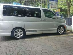 Mobil Nissan Elgrand 2007 terbaik di Jawa Barat 1