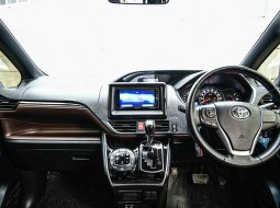 Toyota Voxy CVT 2019 Putih 5