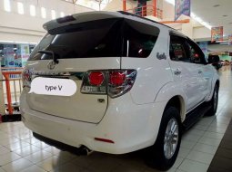 Jual mobil Toyota Fortuner V 2012 bekas, Jawa Timur 3