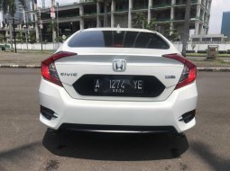 Honda Civic ES 2018 Sedan 3