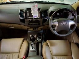 Jual mobil Toyota Fortuner V 2012 bekas, Jawa Timur 8