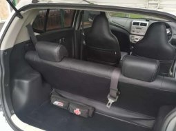 Dijual mobil bekas Toyota Agya , Sumatra Barat  6