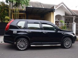 Mobil Nissan X-Trail 2010 2.0 M/T dijual, Jawa Timur 8