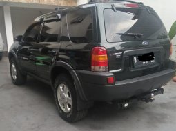 Ford Escape XLT 2003 SUV Ford escape thn 2003 tipe XLT 4x4 automatic bensin 5