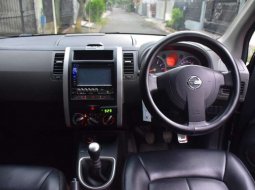 Mobil Nissan X-Trail 2010 2.0 M/T dijual, Jawa Timur 4