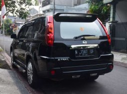 Mobil Nissan X-Trail 2010 2.0 M/T dijual, Jawa Timur 9