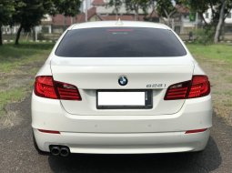 BMW 5 Series 523i 2011 Putih 6