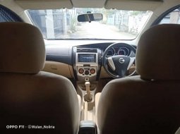 Mobil Nissan Grand Livina 2017 SV dijual, Sumatra Selatan 4