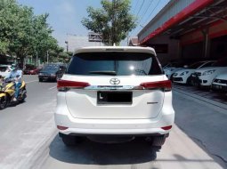 Jual mobil Toyota Fortuner VRZ 2017 bekas, Jawa Timur 8