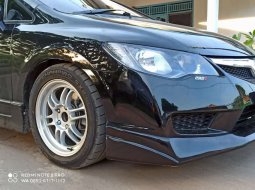 Sumatra Selatan, Honda Civic 2010 kondisi terawat 4