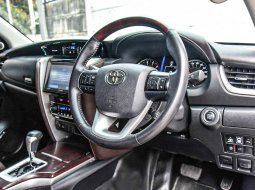 Toyota Fortuner 2.4 VRZ AT 2018 SUV 5
