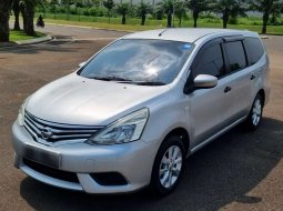 Mobil Nissan Grand Livina 2014 SV terbaik di Banten 3