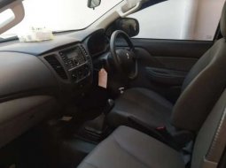 Jual cepat Mitsubishi Triton 2018 di Jawa Timur 10